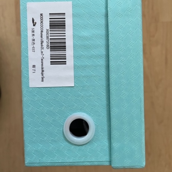 Women's Buckle Patent Solid Pointed Toe Chunky Low Heel Mules --Never Worn! - Picture 9 of 9